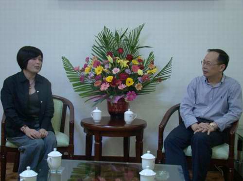 北京軍旅作家王秋燕一行來寧采風