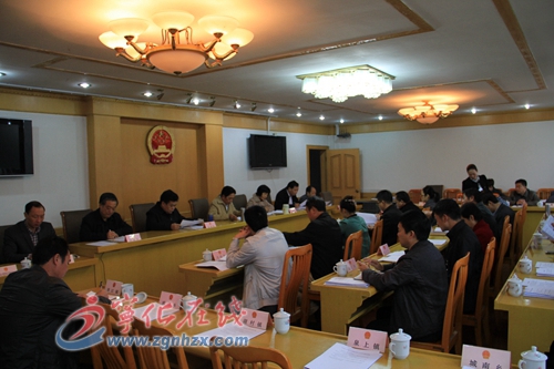 縣十六屆人大常委會召開第十六次會議