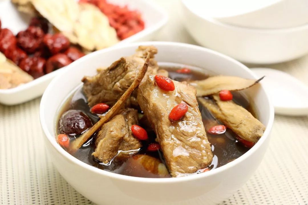 還在用枸杞泡水喝？這么多年你都錯了！