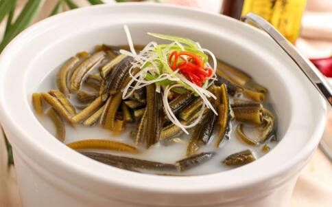 久蹲起身后眼前發黑 可能是低血糖 久蹲起身后眼前發黑 久蹲起身后眼前發黑的原因 低血糖的癥狀