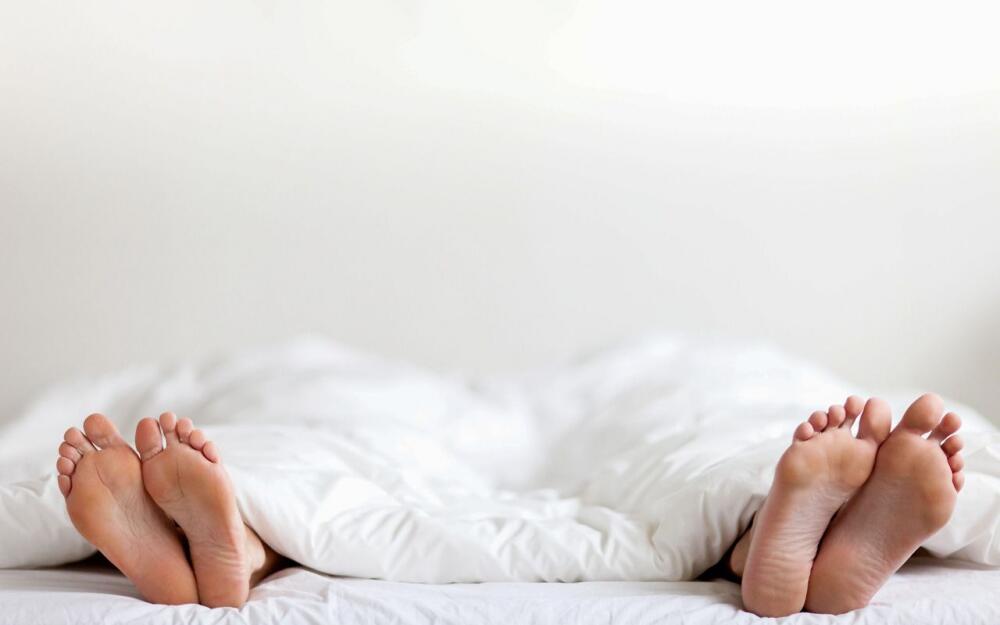 研究：睡眠不足危害大 可通過睡懶覺彌補