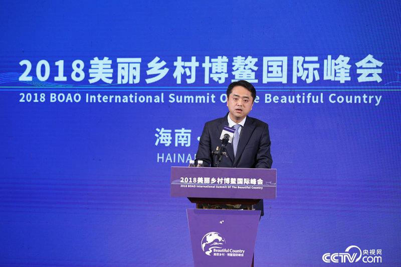 成都市蒲江縣委書記劉剛作最美推介(李文亮/攝)