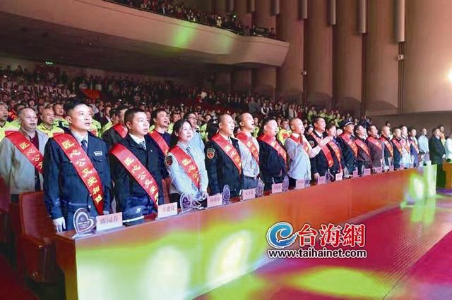 慶祝改革開放四十周年，廈門公交人唱響激情年華