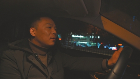 “脫韁奔馳”事件已過去8個月，但由此引發(fā)的各種變故，讓薛先生不勝其煩。