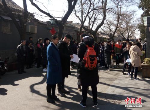 藝考生正在等待考試。袁秀月 攝