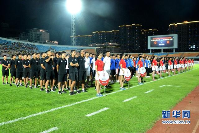 福建晉江:12支國內高校足球隊角逐綠茵場【組圖】