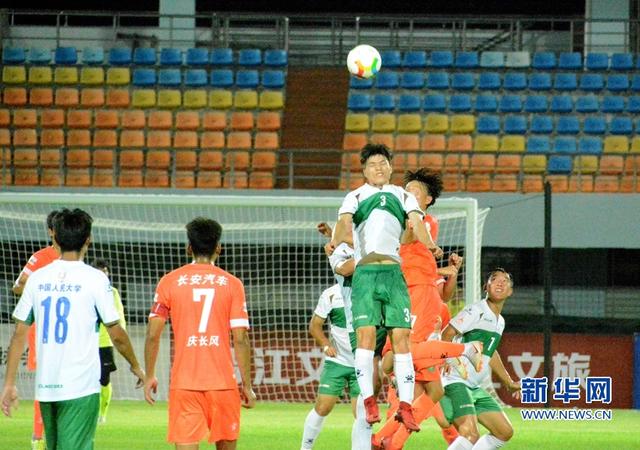 福建晉江:12支國內高校足球隊角逐綠茵場【組圖】