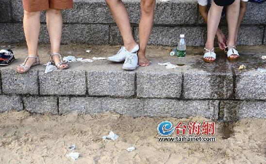 沖澡難!來廈游客呼吁環島路海邊增設公共淋浴設施