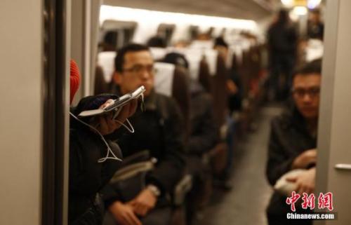 "資料圖：燕郊開往北京的動車。