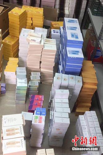 某代購囤積的貨物。受訪人供圖