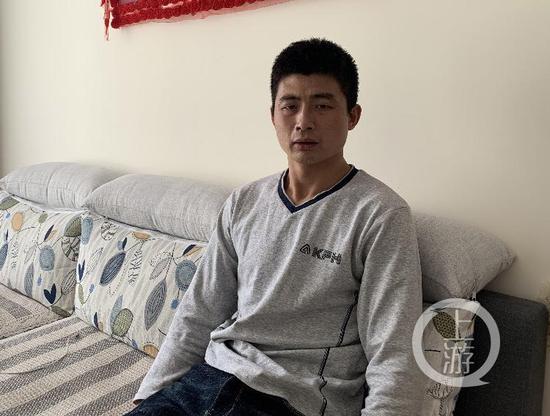 　1月22日，孫海達在大連哥哥的家中。攝影/張瑩