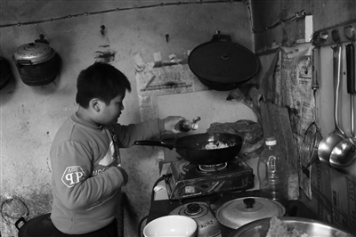 一家四口三個人重病 9歲男子漢撐起這個家