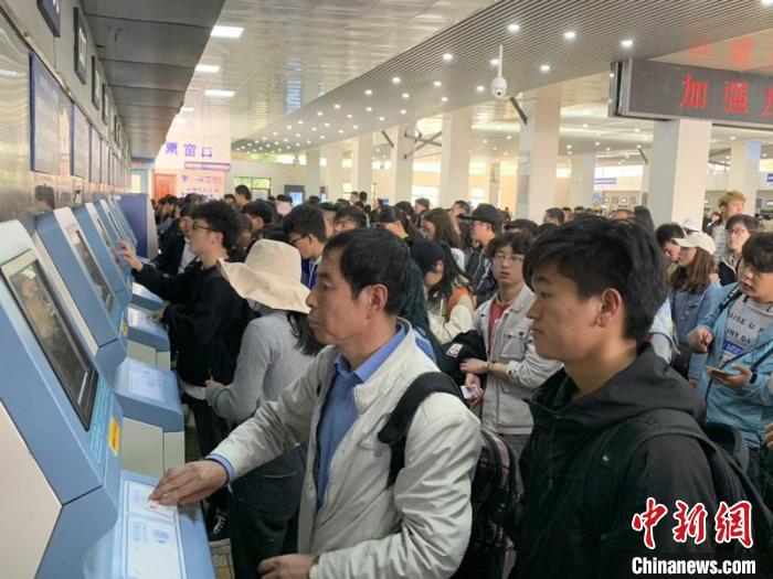 搶票軟件變黃牛：加速包搶不過手動買票