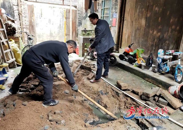 王阿姨家的下水道通了……