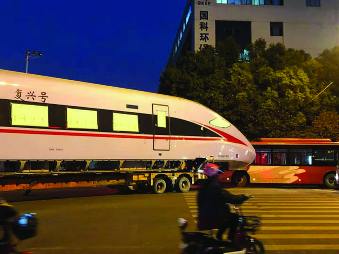 “復(fù)興號(hào)”撞上公交車(chē)?原來(lái)事情是這樣的……