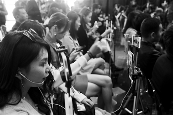 直播帶貨"注水"!5元買3萬(wàn)個(gè)贊 311萬(wàn)觀眾真人11萬(wàn)