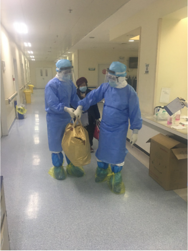 【戰疫最前線】凌晨四點接收20位病人入院，他們這樣迎接晨曦……