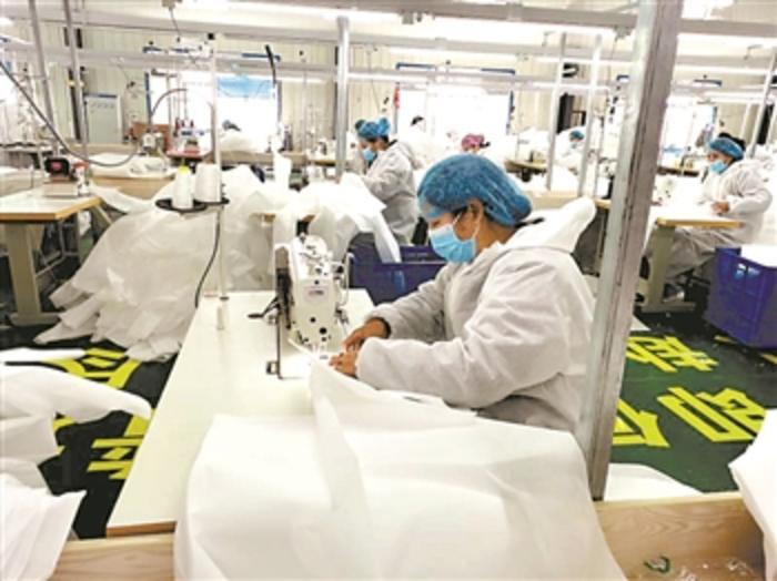 服裝廠12天轉產為醫療物資企業 轉產要過幾道關？