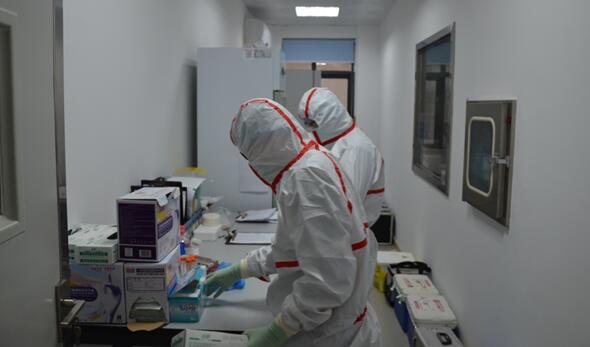 【共同戰“疫”】他們與病毒“零距離”較量