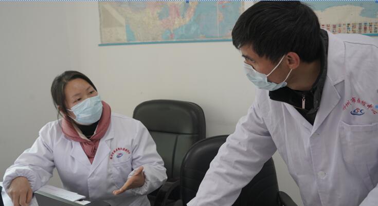 【共同戰(zhàn)“疫”】最美的“逆行”是我和你并肩作戰(zhàn)