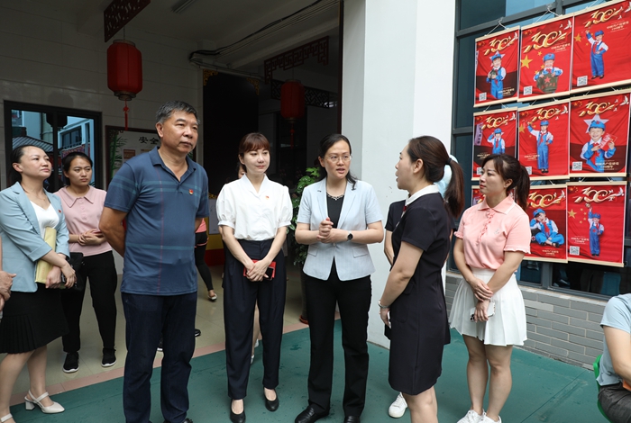 寧化縣領導與少年兒童共慶“六一”國際兒童節