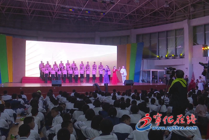 【深入學(xué)習(xí)宣傳貫徹黨的二十大精神】寧化五中:文藝匯演秀青春 師生同臺展示風(fēng)采