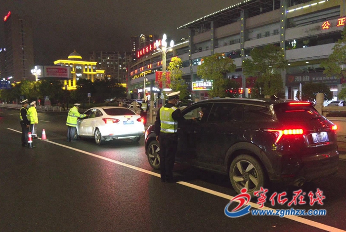 倡導(dǎo)文明出行 爭創(chuàng)文明城市 寧化交警在行動