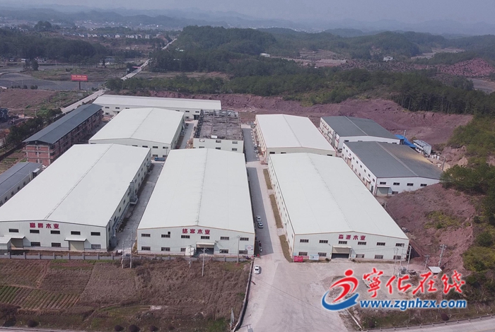 石壁鎮(zhèn)：新建廠房投入生產(chǎn) 護(hù)航產(chǎn)業(yè)園提經(jīng)濟(jì)