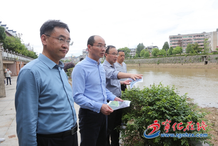 縣領(lǐng)導(dǎo)開展生態(tài)環(huán)境保護(hù)工作調(diào)研