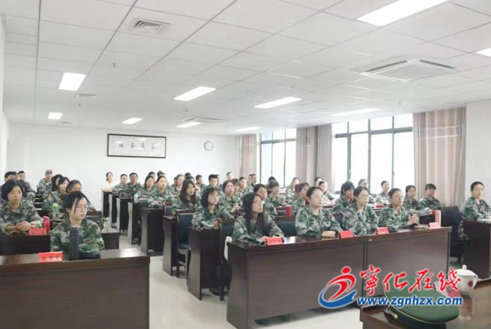 寧化縣第十九期中青班開展軍訓(xùn)活動