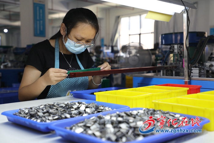 寧化億穗電子:趕訂單 忙生產