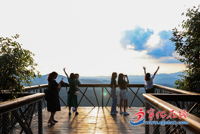 寧化：朝霞伴日出,風景美如畫