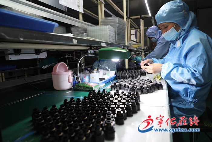 深學爭優 敢為爭先 實干爭效|寧化：福特科光電技改創新促生產