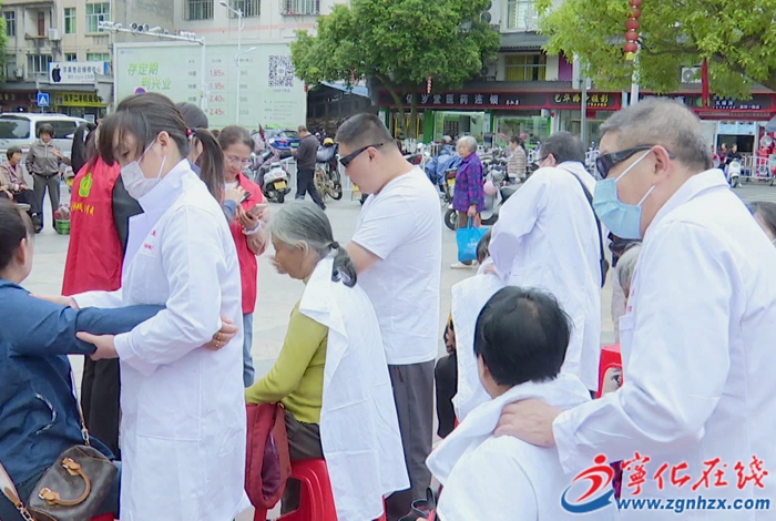 寧化縣盲人協會開展學雷鋒義診活動