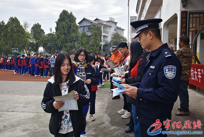 湖村鎮:宣講進校園 筑牢安全“保護網”