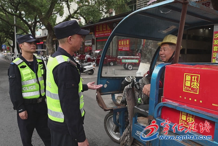 寧化開展非機動車交通秩序?qū)ｍ椪涡袆? border=