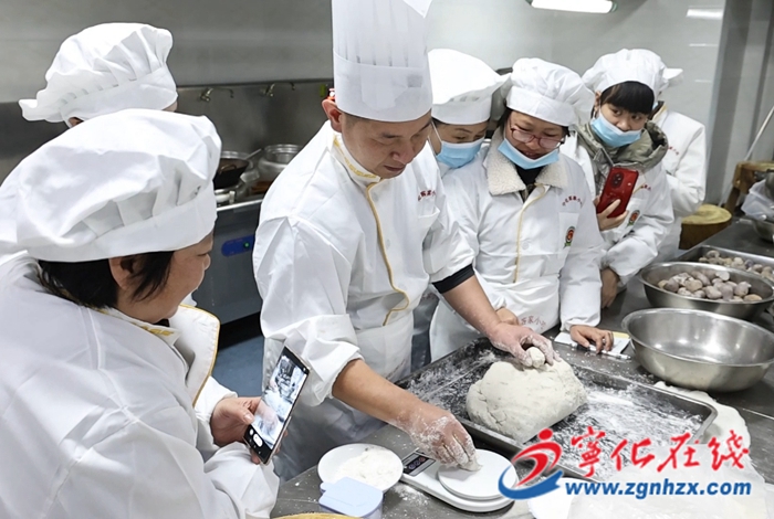 寧化：推進(jìn)客家小吃發(fā)展 不斷夯實(shí)行業(yè)基礎(chǔ)