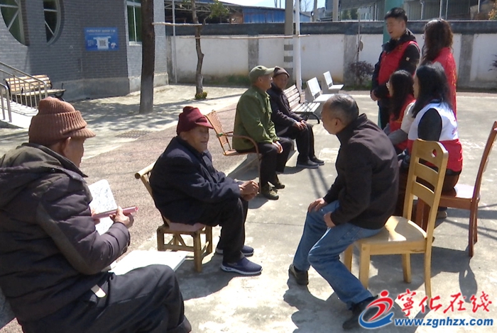 湖村鎮:志愿者走進敬老院及困難家庭開展慰問活動