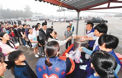 瓊州海峽滯留游客獲疏導(dǎo)