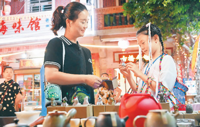 泉州：洛陽(yáng)橋頭的夜生活（僑鄉(xiāng)新貌）