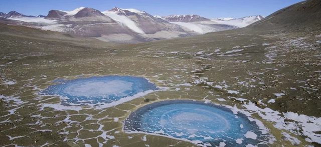 全球最大鹽漠:鹽層厚9000米,千年不長草、萬世無人煙