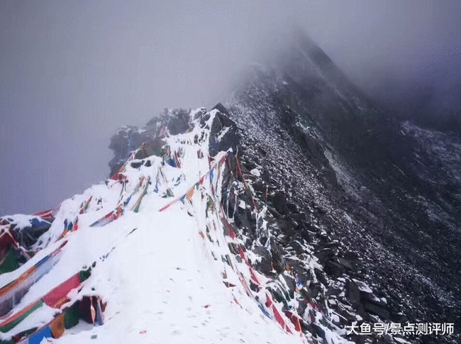 國(guó)內(nèi)神秘的景區(qū),游客需要持身份證進(jìn)入景區(qū)內(nèi)玩耍,充滿神秘色彩